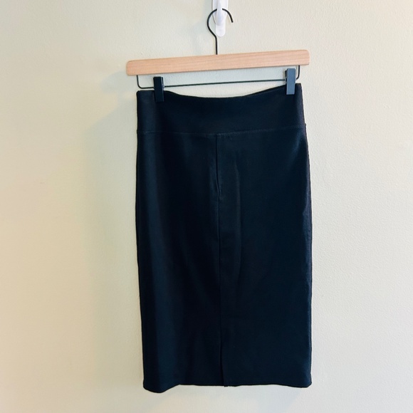 Bobeau Black Pencil Skirt Size Medium Slit Midi Stretch Solid Stretchy Work Job - Picture 2 of 8
